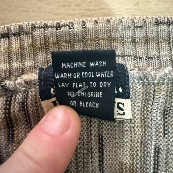 J.W.E. Designs V-Neck Textured Sweater Taupe XL - Picture 9 of 10